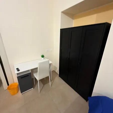 Gianluca Nocleg ze śniadaniem Neapol