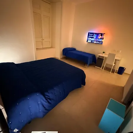 Gianluca לינה וארוחת בוקר 4*